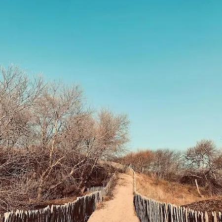 Avondgroet Ruim Terras アパート *